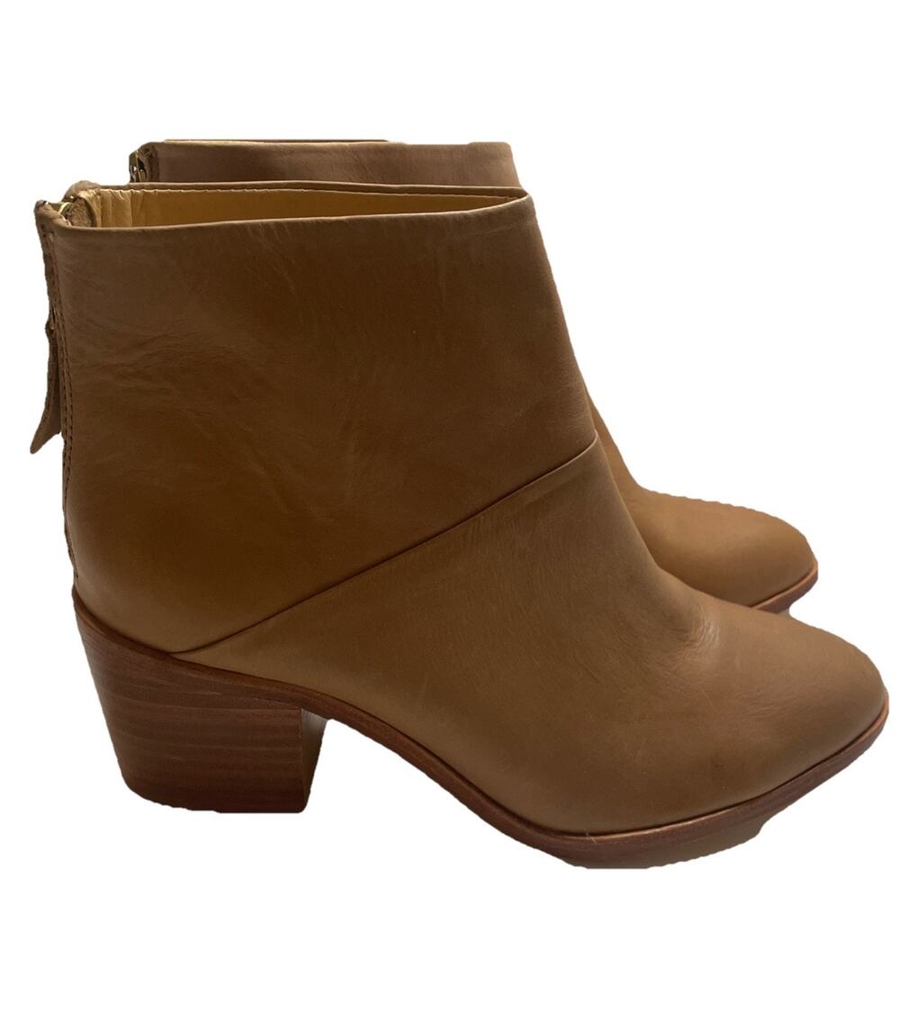 Nisolo Dari Leather Ankle Boots Sz 7 Almond Color Classic Timeless Style